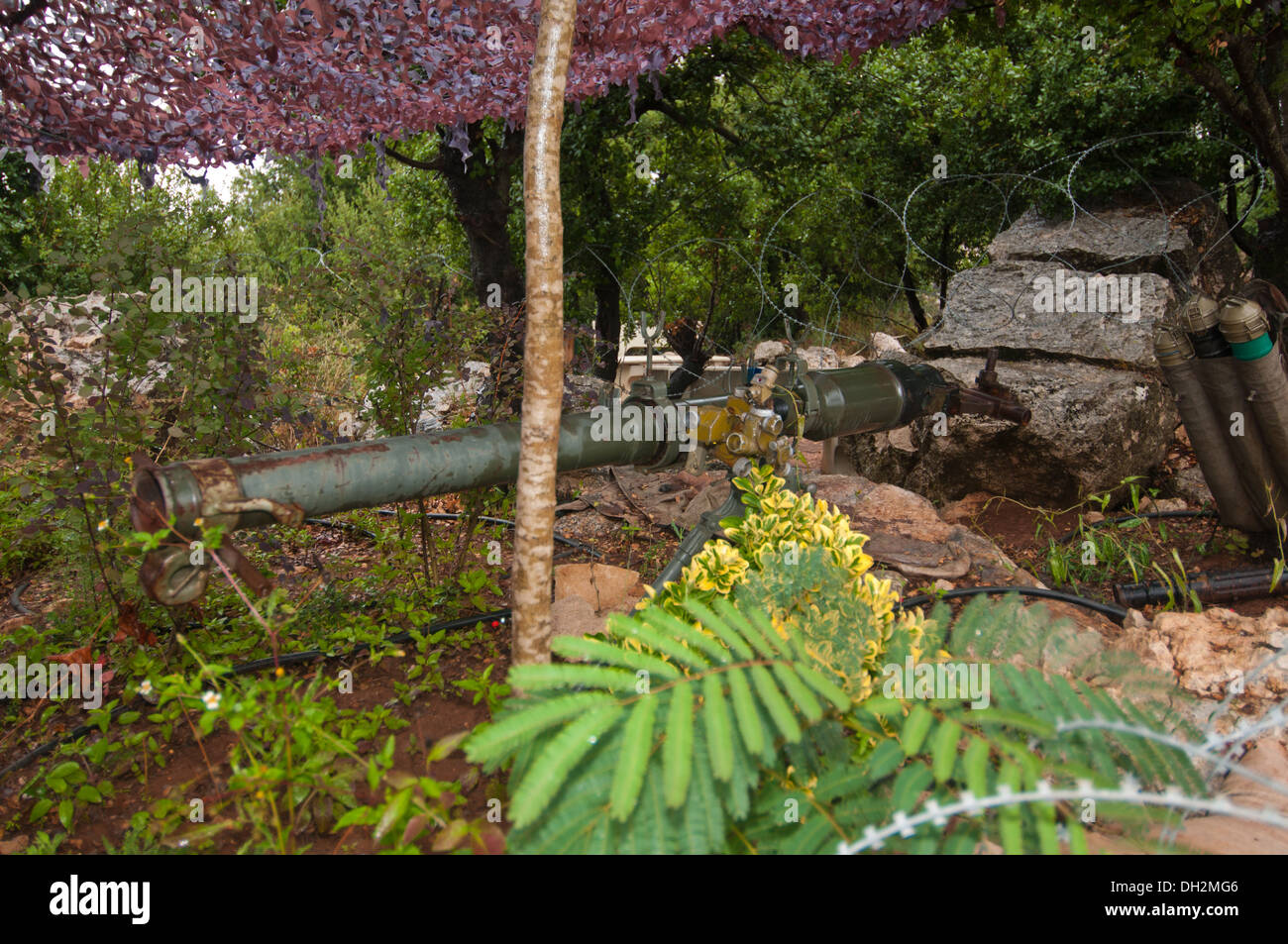 B-10k recoilless rifle, RG82 nella Germania orientale, sovietico 82 mm smoothbore recoilless rifle, Mleeta, Museo di Hezbollah, Sud Libano Foto Stock