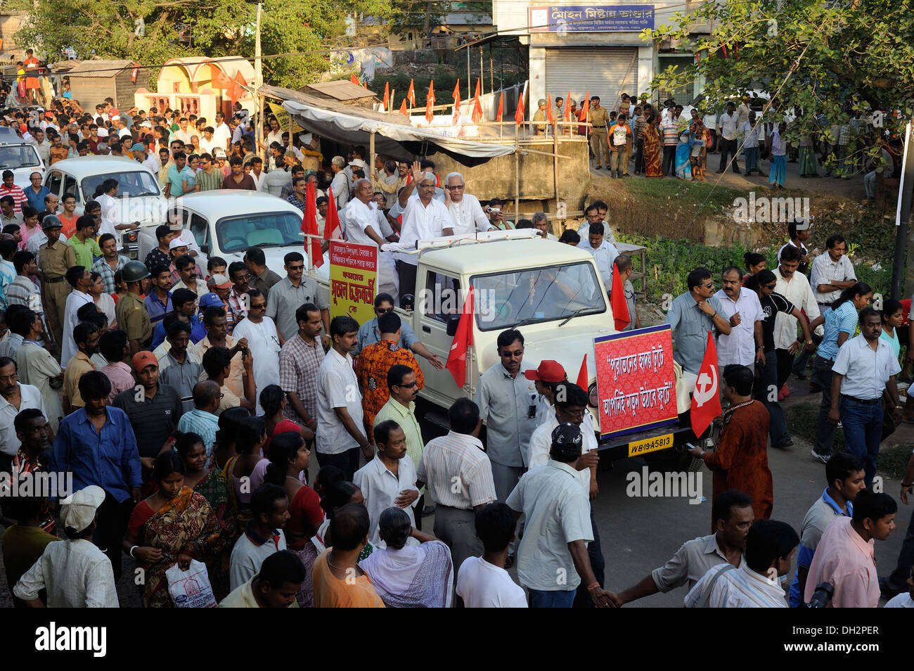 Dr Sujan Chakraborty con Kanti Ganguly e Buddhodev Bhattacharjee CPI M partito comunista marxista India rally Kolkata Calcutta west bengal India Asia Foto Stock