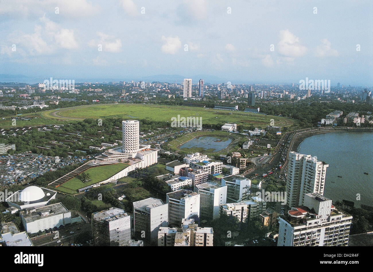 Vista aerea di nehru science centre e il planetarium a worli Mumbai India Maharashtra Foto Stock