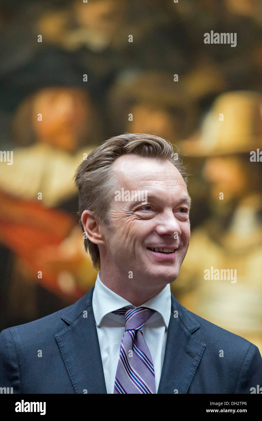 Paesi Bassi : Amsterdam, Rijksmuseum. Apertura del Museo Rijks 4 aprile 2013. Di fronte alla guardia notturna, Rembrandt van Rijn. Il XVII secolo. Foto Stock