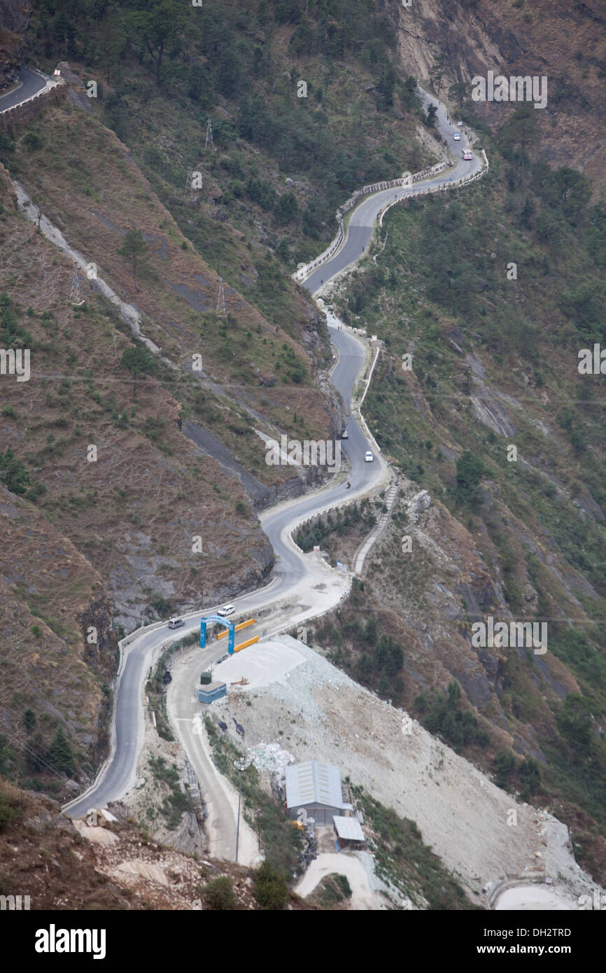 Strada di montagna con curve Uttarakhand India Asia Foto Stock