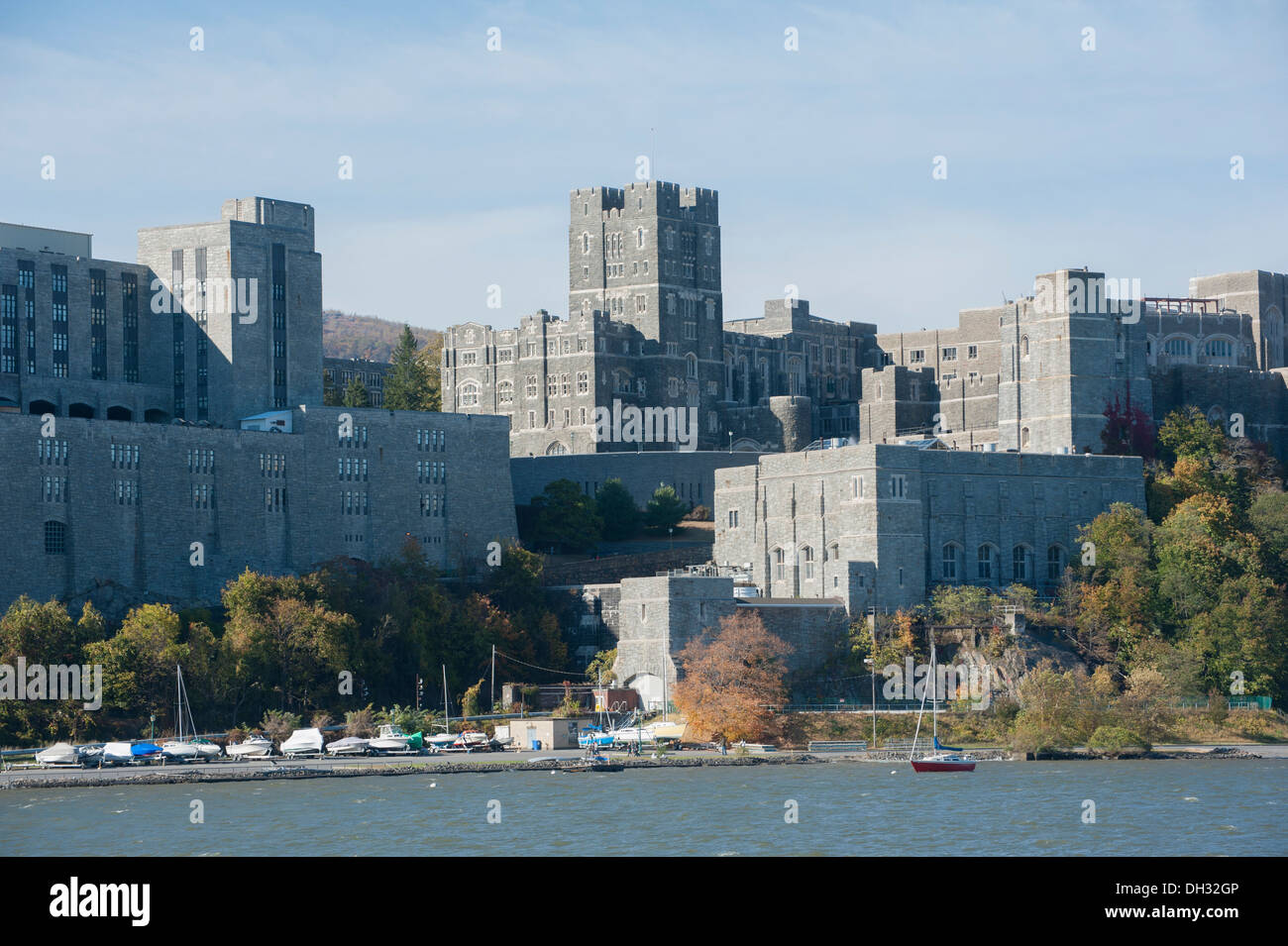 L'Accademia Militare degli Stati Uniti a West Point si affaccia sul fiume Hudson. Foto Stock