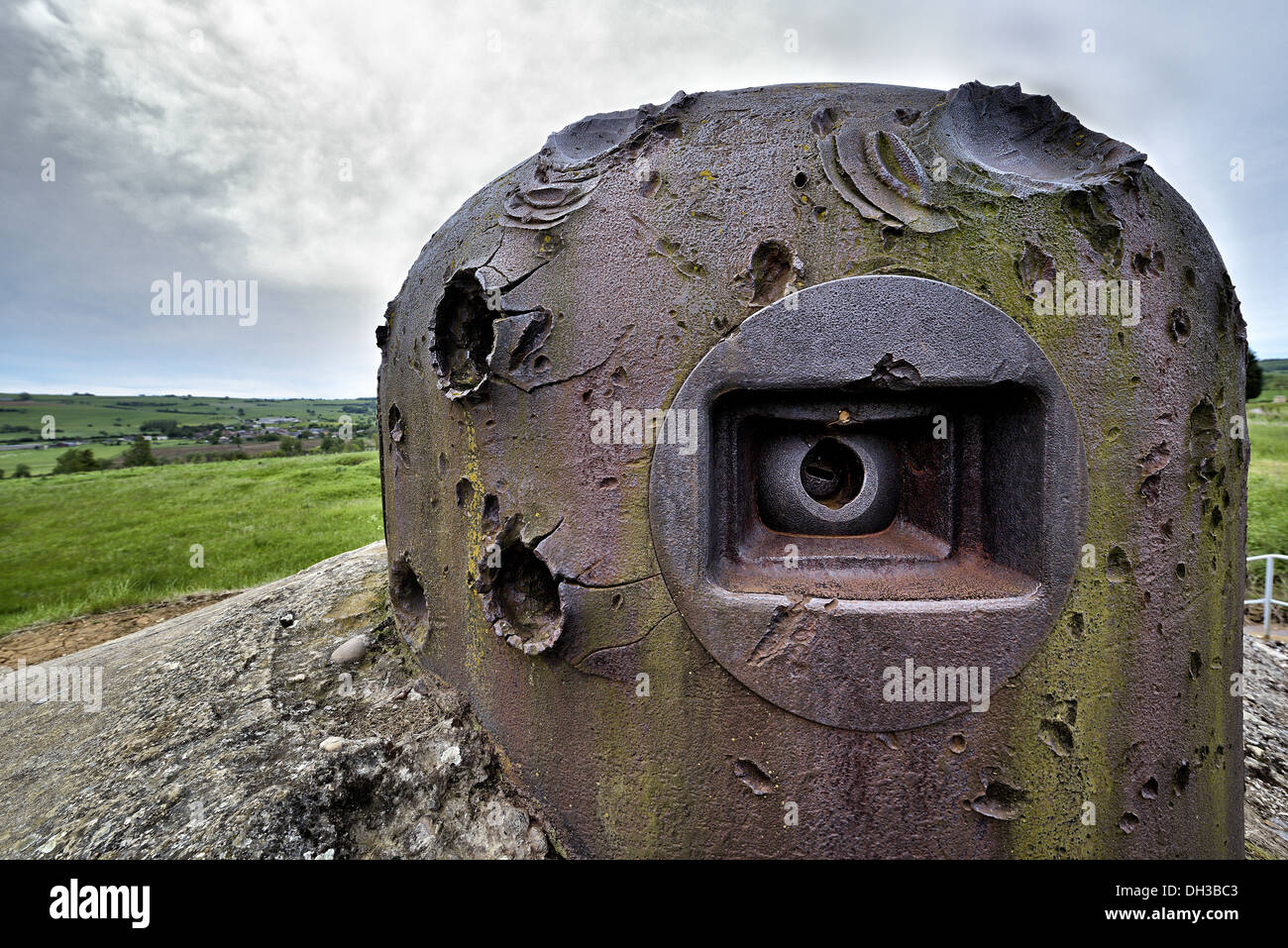 Danneggiato armored cloche, Villy La Ferte lavoro, linea Maginot. Foto Stock