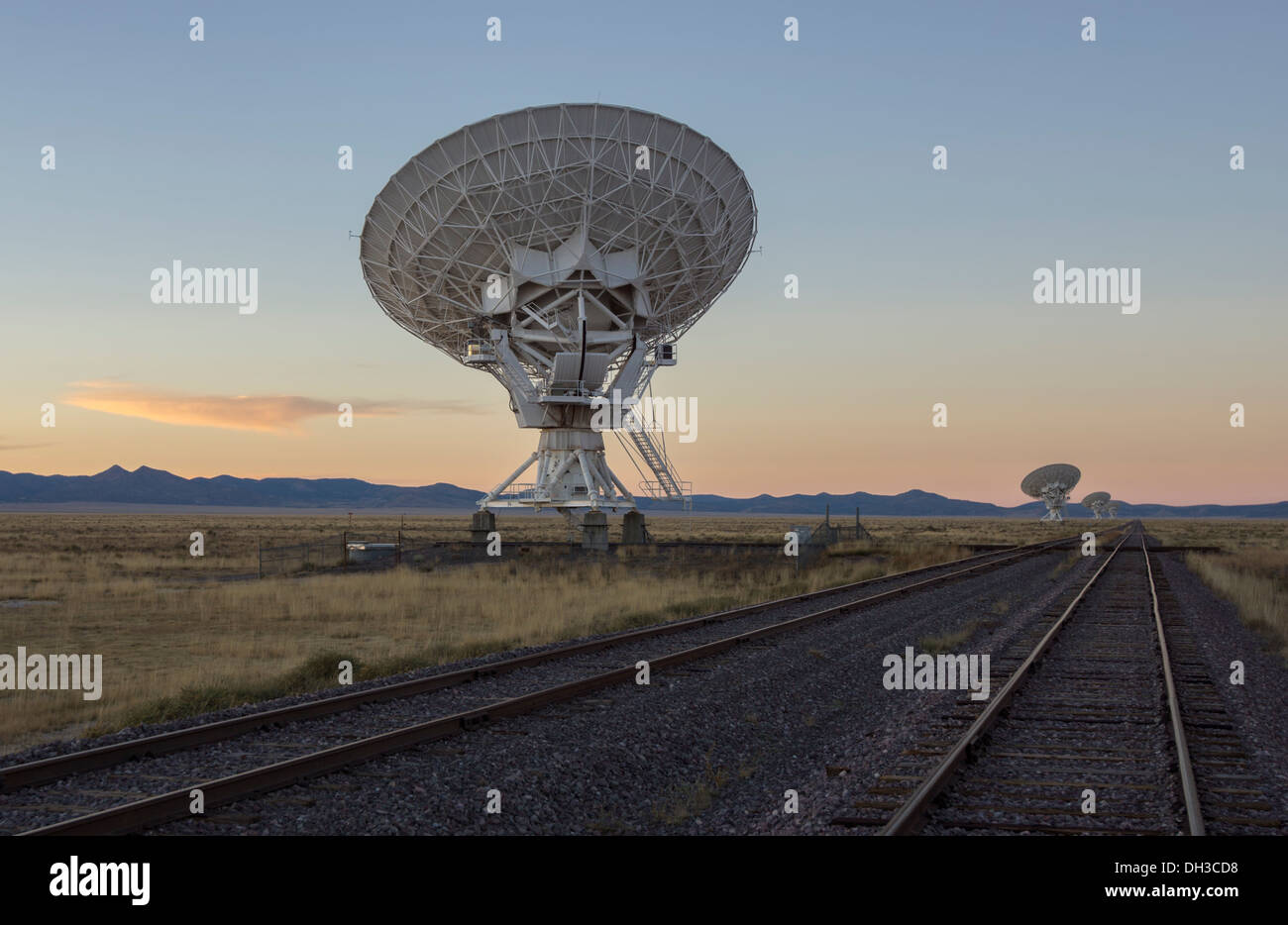 Antenne molto grande schiera, uno del mondo premier radio astronomico osservatori, vicino a Socorro, Nuovo Messico, Stati Uniti d'America. Foto Stock