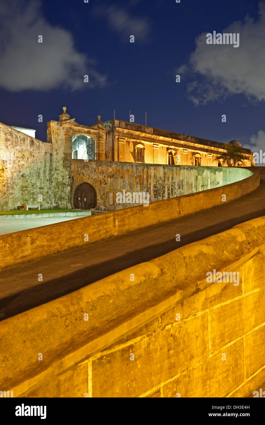 E rampa di ingresso, San Cristobal castello, San Juan National Historic Site, Old San Juan, Puerto Rico Foto Stock