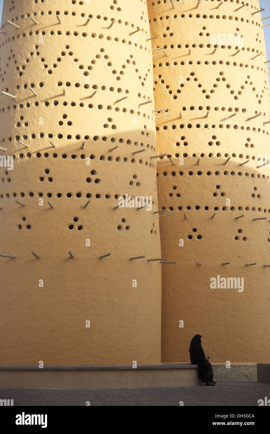Torri di piccione a Katara Villaggio Culturale, Doha, Qatar Foto Stock