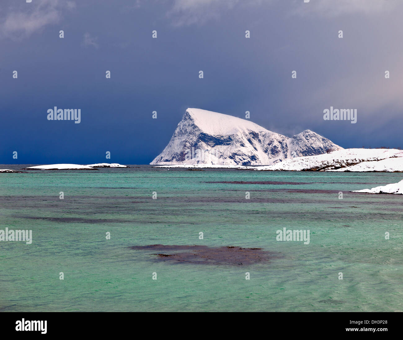 Paesaggio norvegese.al di sopra del circolo polare. Sommarøy Foto Stock