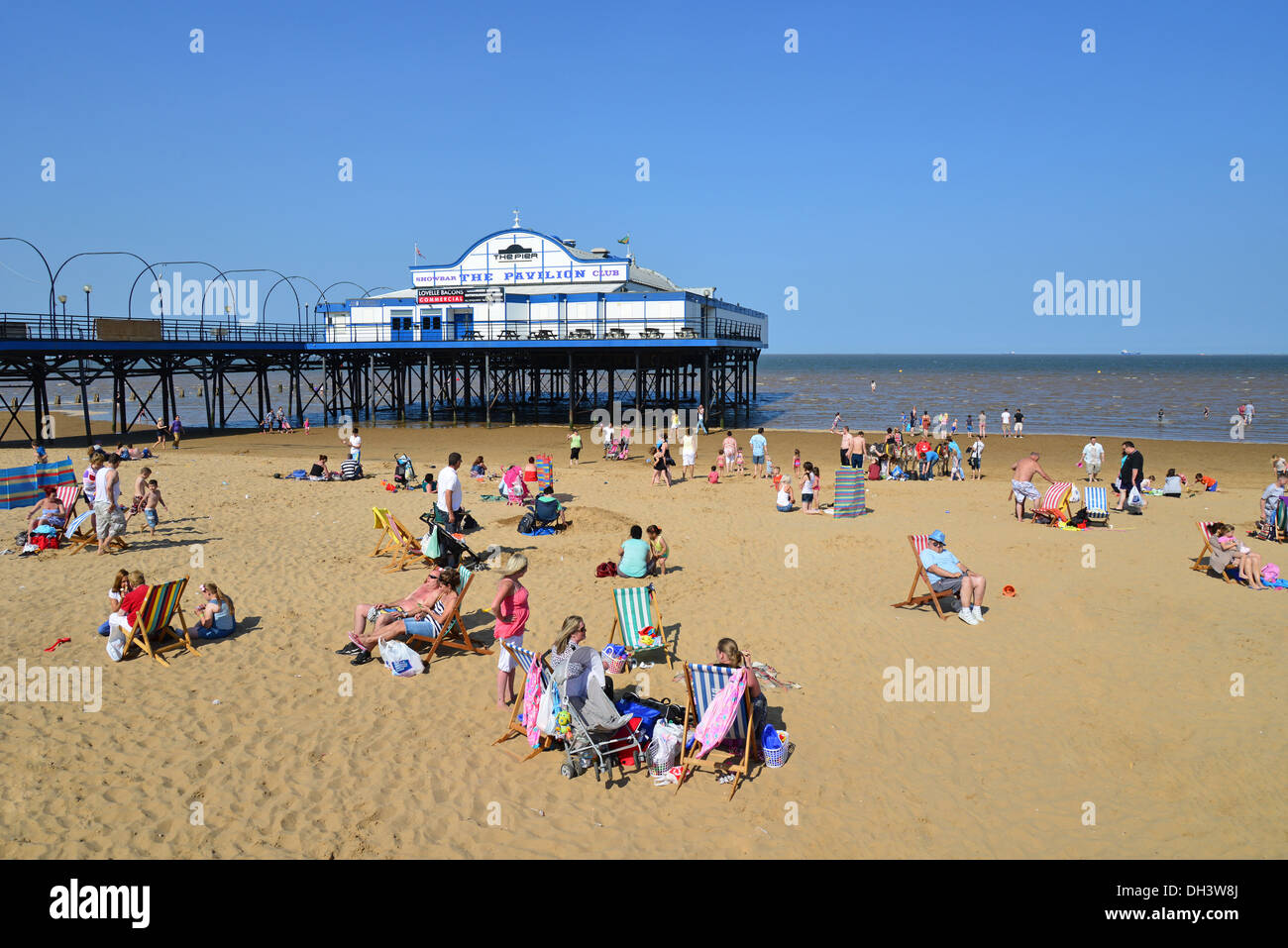 Cleethorpes Beach e Pier, Cleethorpes, Lincolnshire, England, Regno Unito Foto Stock