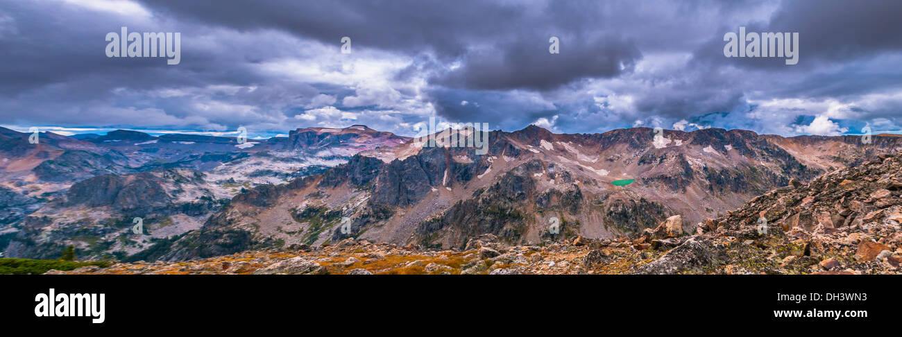 Pennello dividere - Mountain Pass tra pennello e cascata Canyon con il lago di Mica in retro - Grand Teton National Park Foto Stock