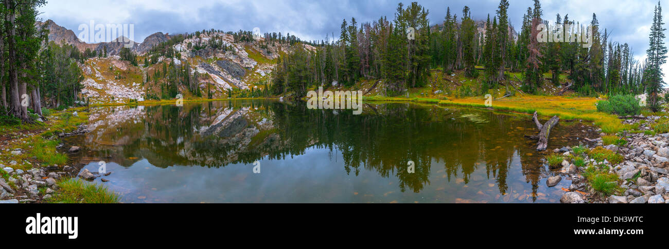 Piccolo lago vicino a holly lago nel canyon del pennello Foto Stock