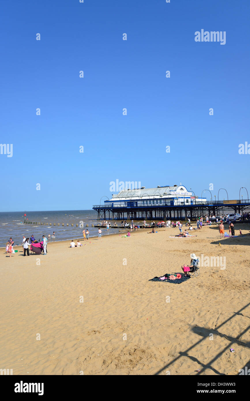Cleethorpes Beach e Pier, Cleethorpes, Lincolnshire, England, Regno Unito Foto Stock
