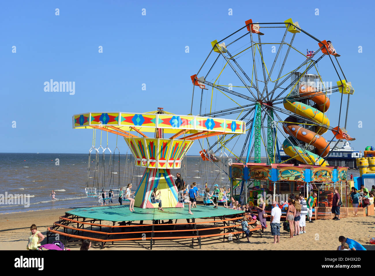Parco di divertimenti passeggiate sulla spiaggia di Cleethorpes, Cleethorpes, Lincolnshire, England, Regno Unito Foto Stock