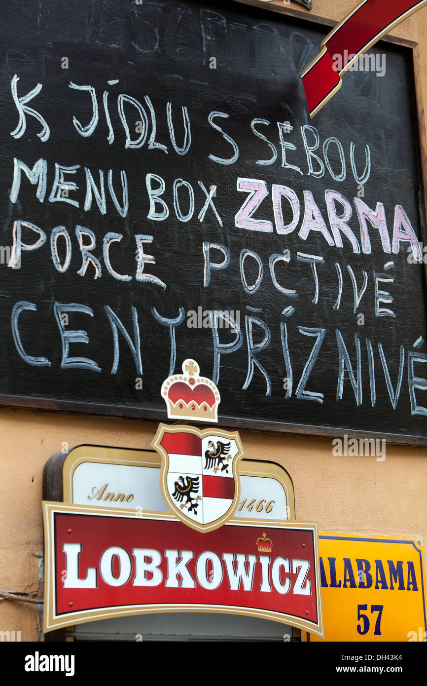 Ristorante street scheda menu, menu per pranzo a Praga Repubblica Ceca Foto Stock