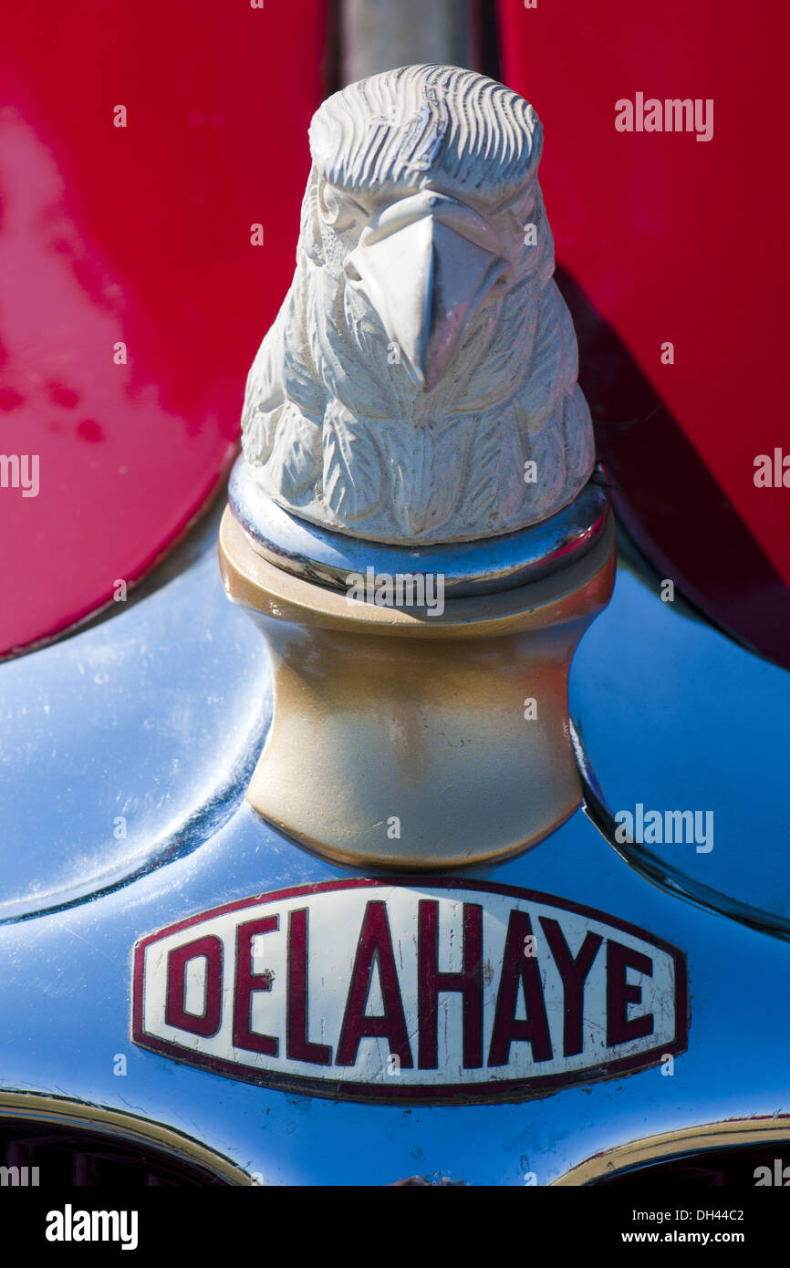 Antique Delahaye car Logo con simbolo di Eagle Foto Stock