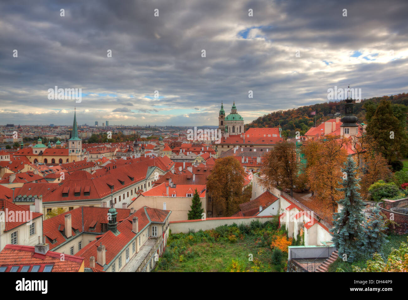 Vista dal giardino del Paradiso vicino al Castello di Praga nella Repubblica Ceca Foto Stock
