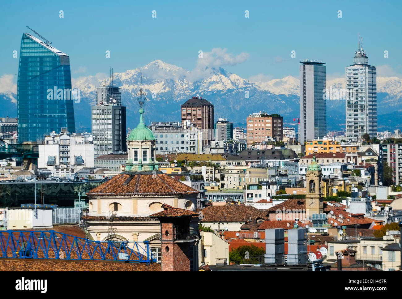 Vista aerea di nuovi edifici moderni in centro a Milano Foto Stock