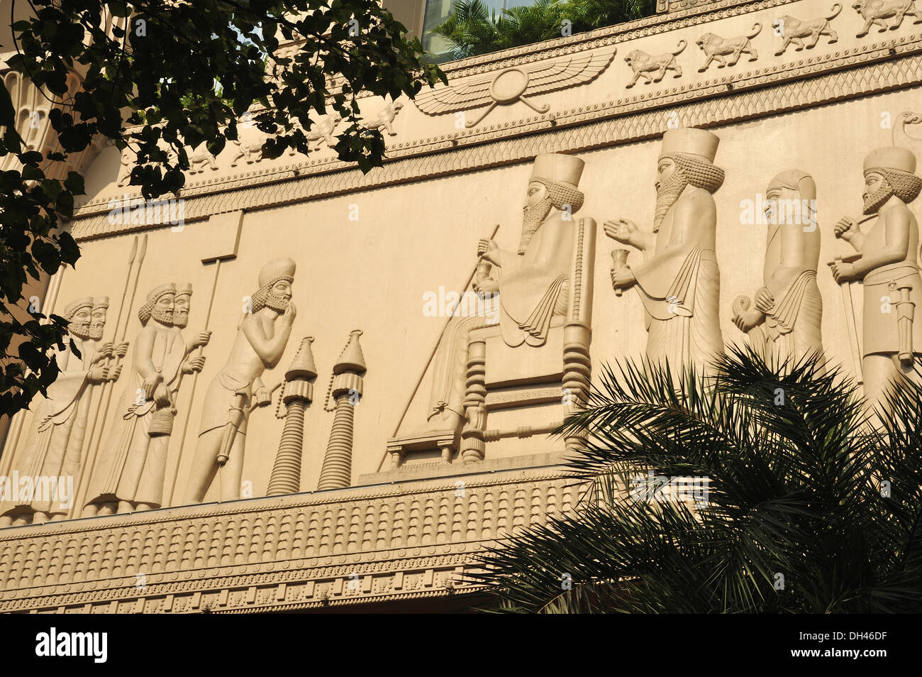 Zoroastriana di Dario re di Persia Carving sulla parete India Foto Stock