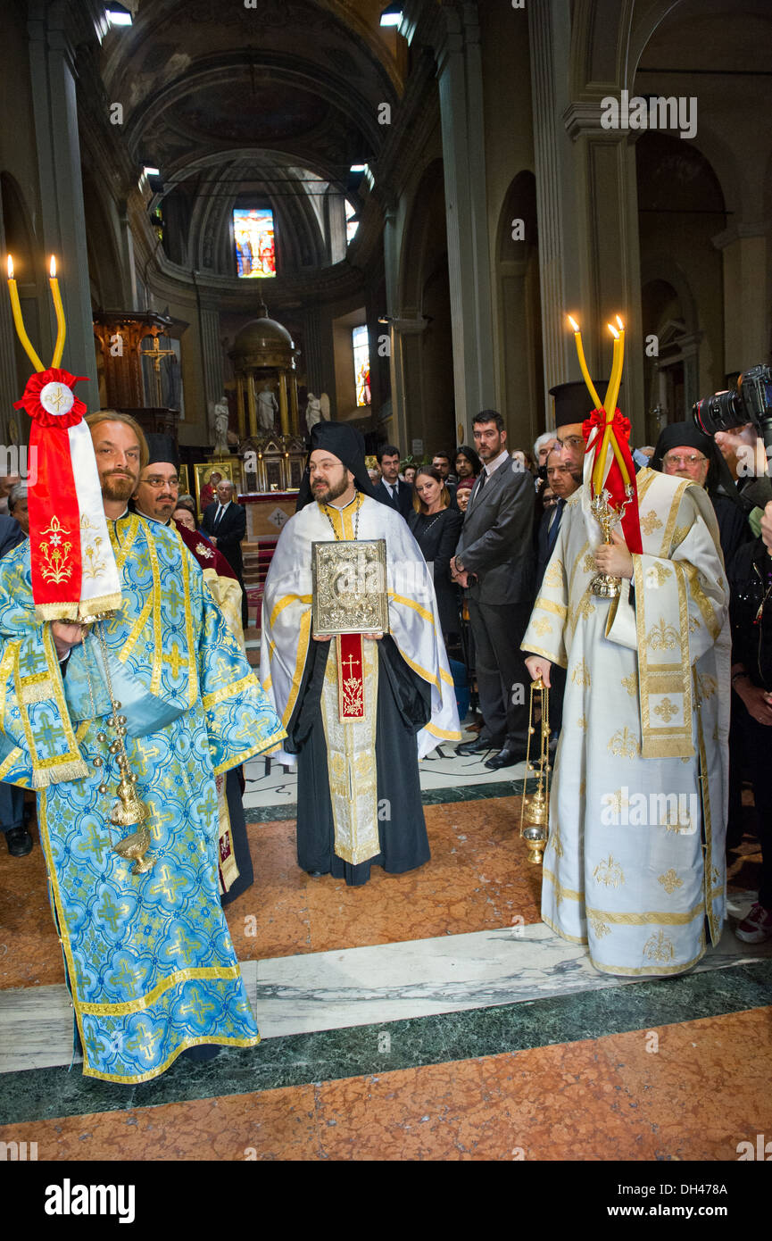 Incontro la Chiesa cattolica e la Chiesa Copta Ortodossa di Milano. Il Cardinale Angelo Scola incontra il Patriarca Ortodosso Papa Tawadros II Foto Stock