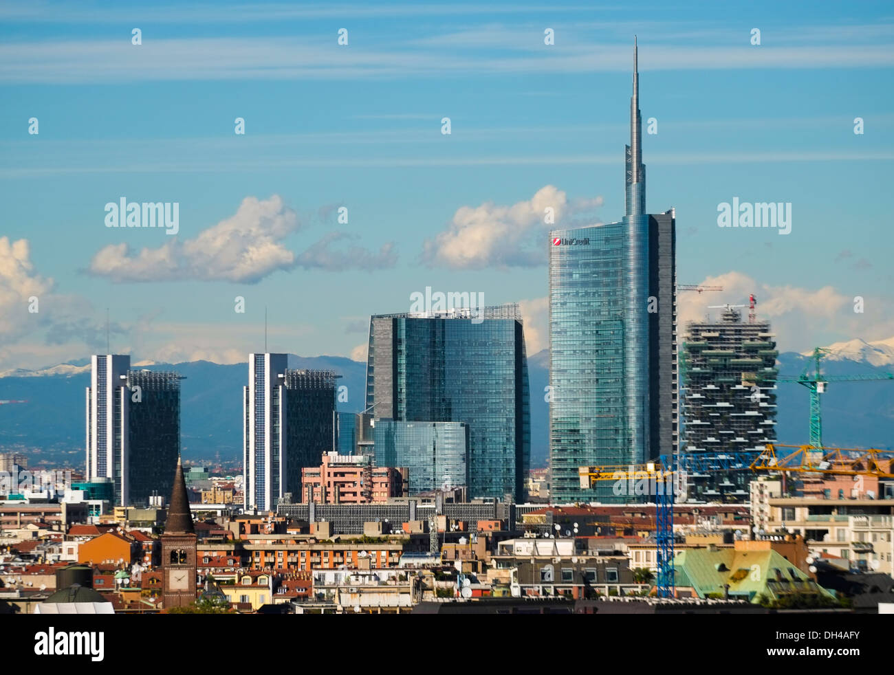 Vista aerea di nuovi edifici moderni a Milano Foto Stock