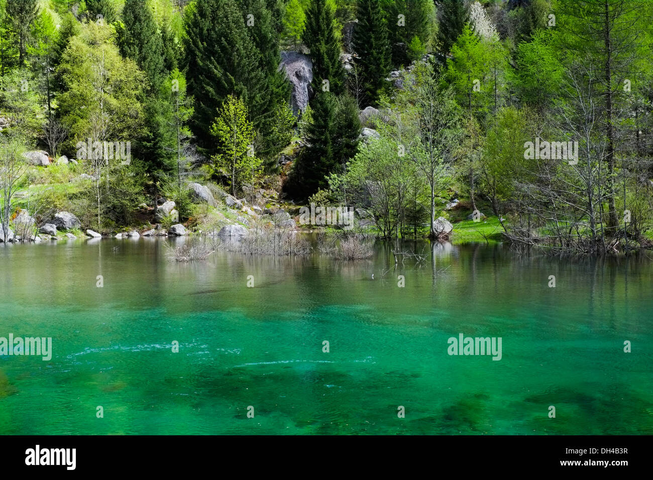 Lago di montagna in Val di Mello, Val Masino , Italia Foto Stock