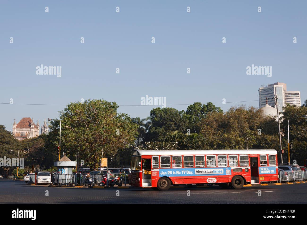 Bus migliore Colaba fort S P Mukherjee Chowk wellington fontana del Maharashtra Mumbai India Asia Gen 2012 Foto Stock