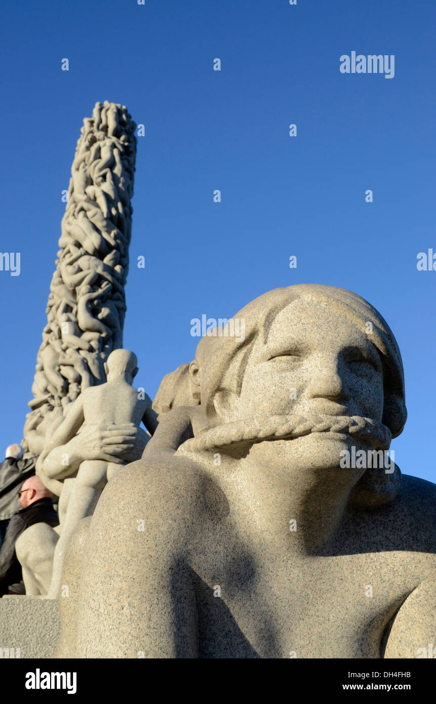 Il monolito, parco delle sculture di Vigeland, sculture di granito dello scultore norvegese Gustav Vigeland oslo, Norvegia Foto Stock