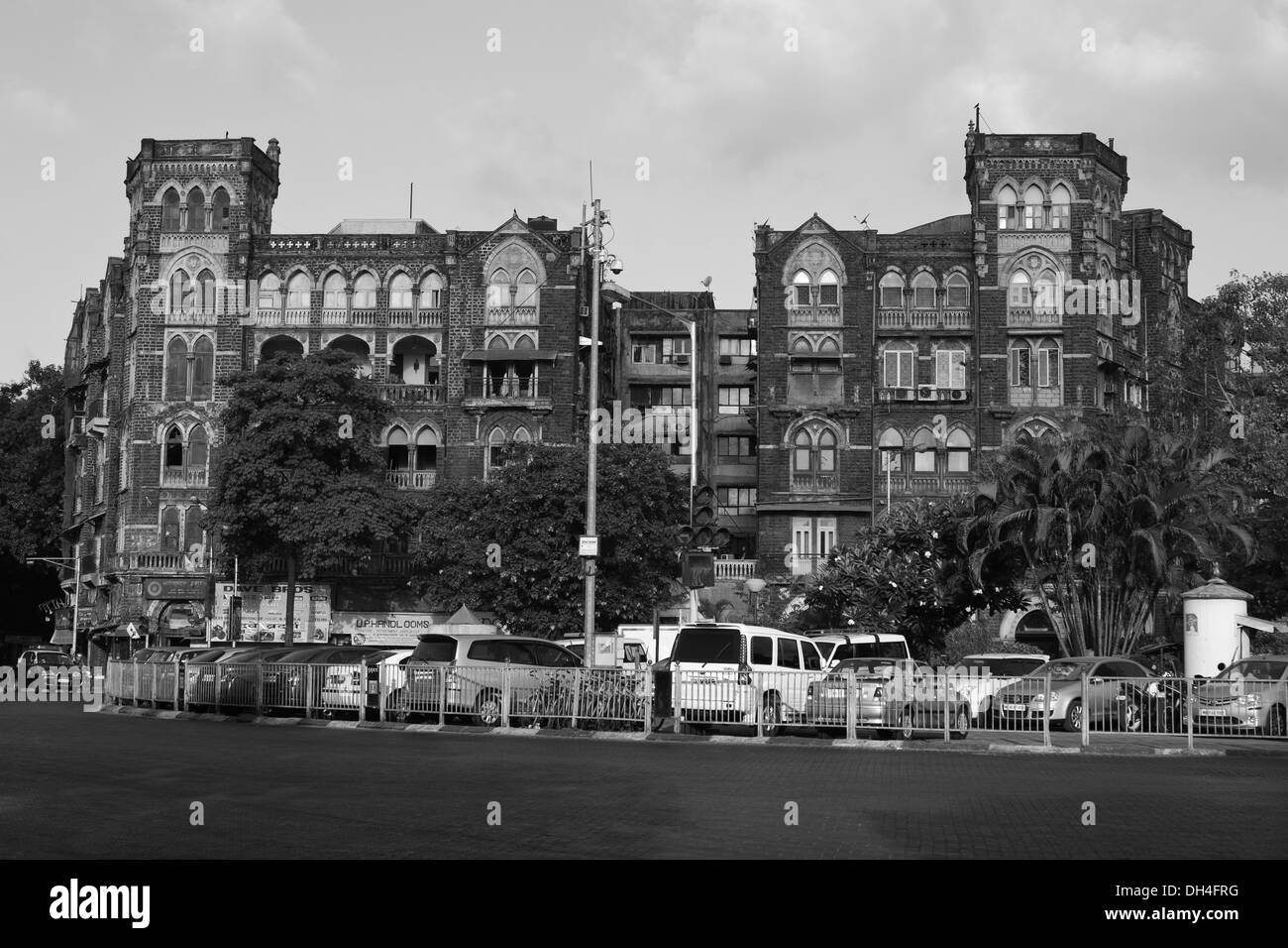 Indiano Palazzo Mercantile S P Mukherjee Chowk Mumbai Maharashtra India Asia maggio 2012 Foto Stock
