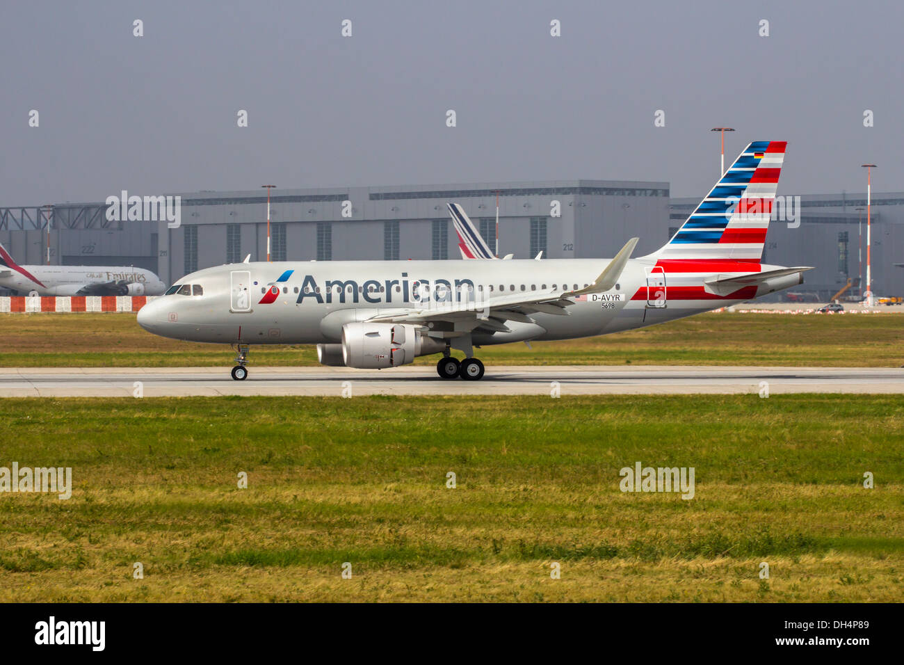 Amburgo, Germania - 25 Luglio: Il secondo nuovo Airbus A319 per American Airlines ritorna da un volo di prova prima della consegna a AA Foto Stock