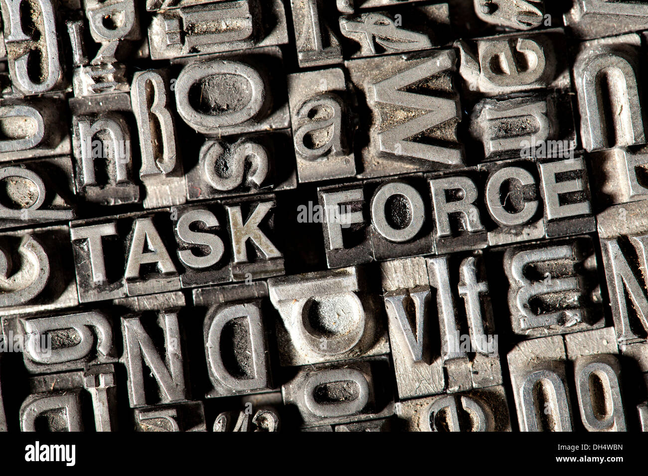 Il vecchio delle lettere al piombo formando il termine TASK FORCE Foto Stock