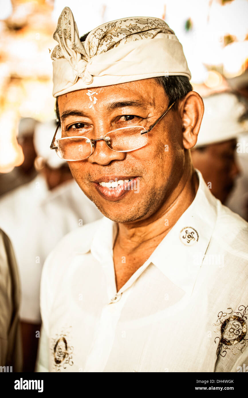 Uomo indù di Bali, Indonesia Foto Stock