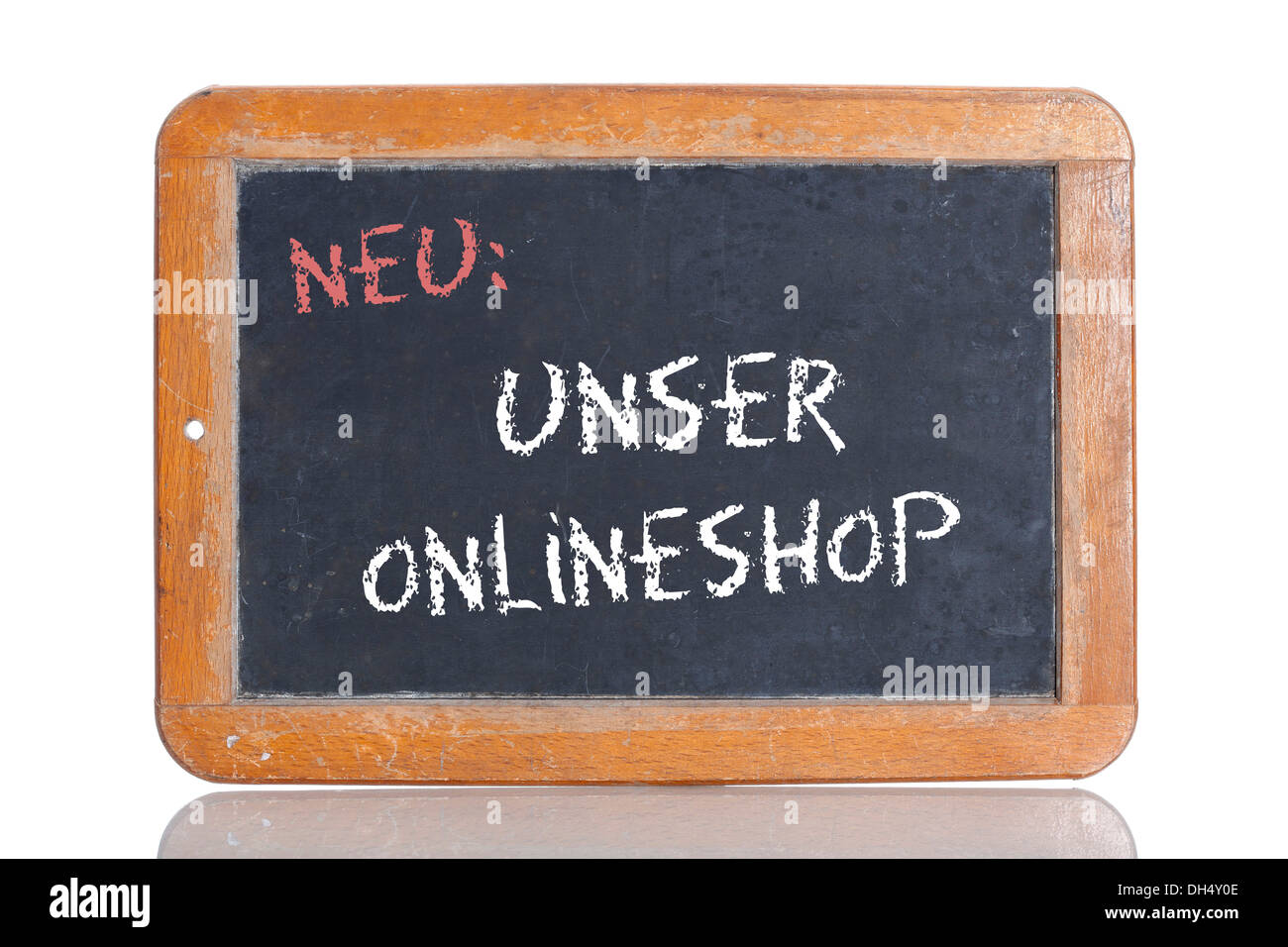 Vecchia scuola lavagna con le parole NEU: UNSER ONLINESHOP tedesca di nuovo: il nostro online shop Foto Stock