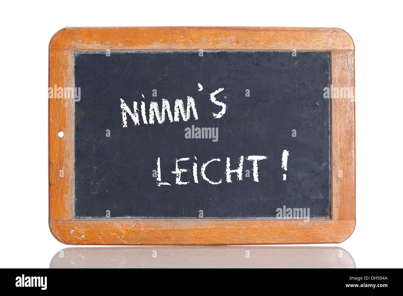 Vecchia lavagna, lettering "NIMM LEICHT DELL', tedesco per "Take it easy' Foto Stock