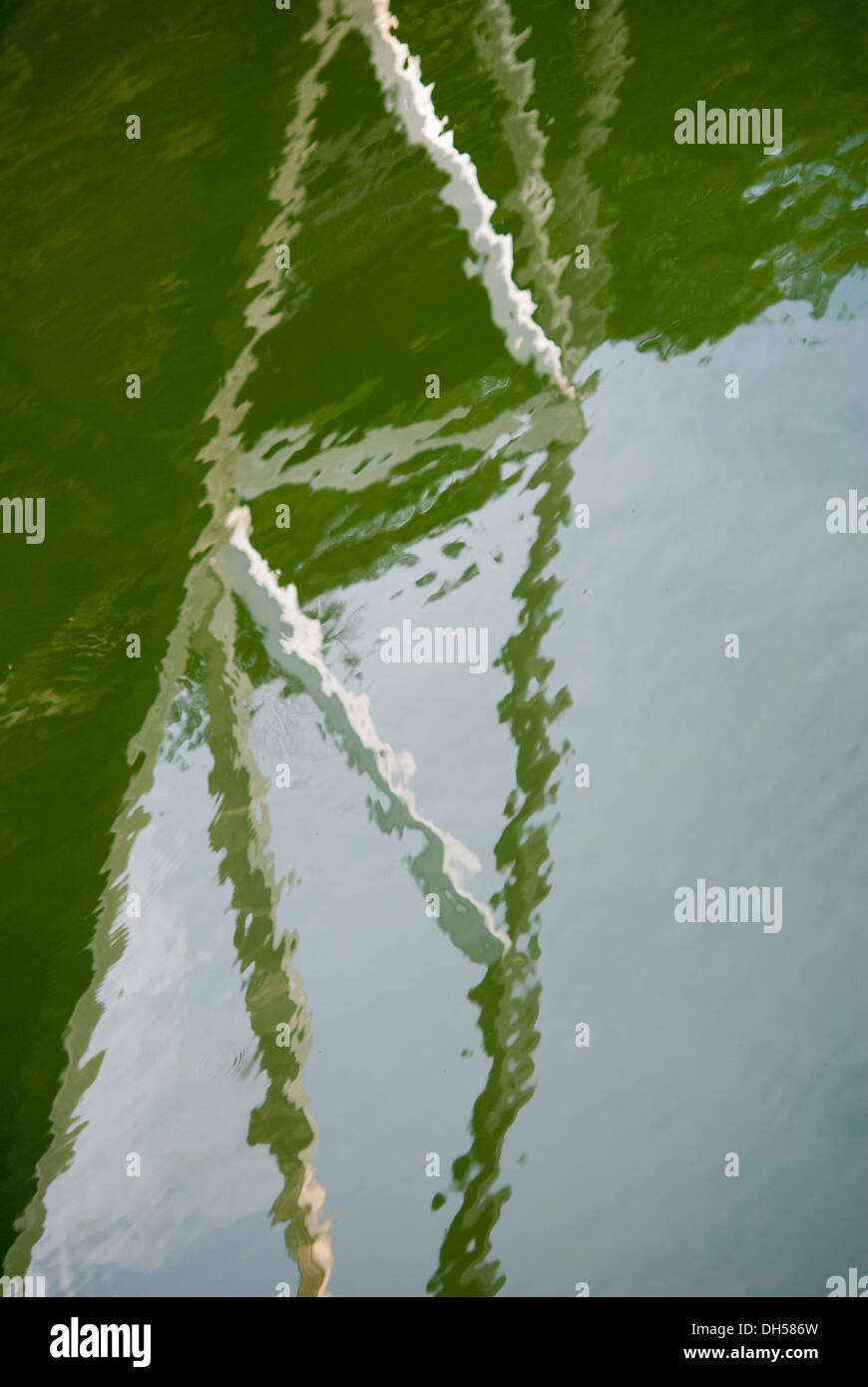 La riflessione a ponte Foto Stock