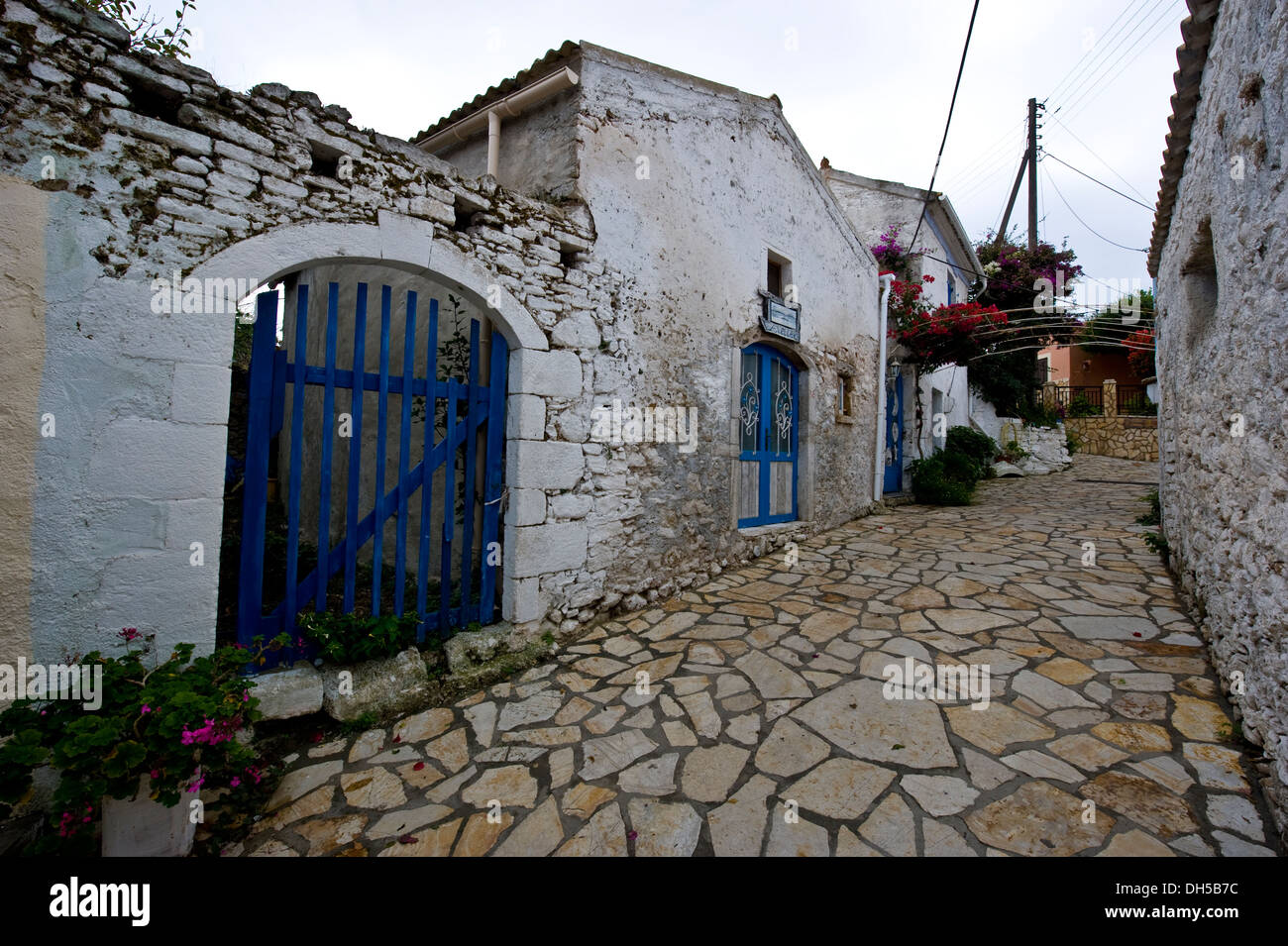 Peroulades - un villaggio a nord-ovest Corfu isola al largo della costa di Albania. Foto Stock