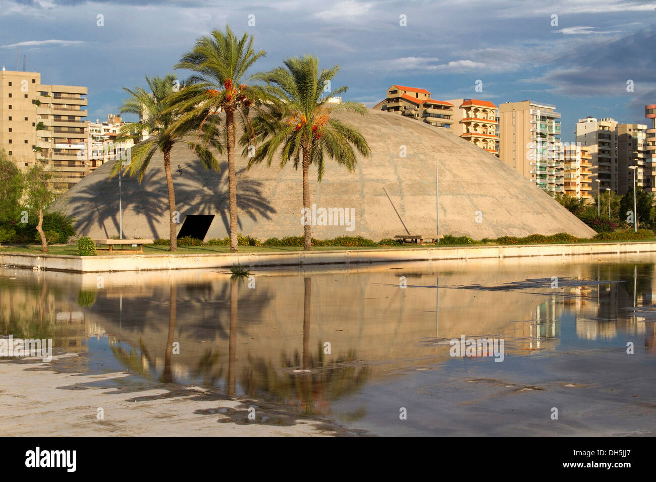 Assembly Hall, Expo, Rachid Karame fiera internazionale, Tripoli, Libano. L'architetto brasiliano Oscar Niemeyer era la pianificazione Foto Stock