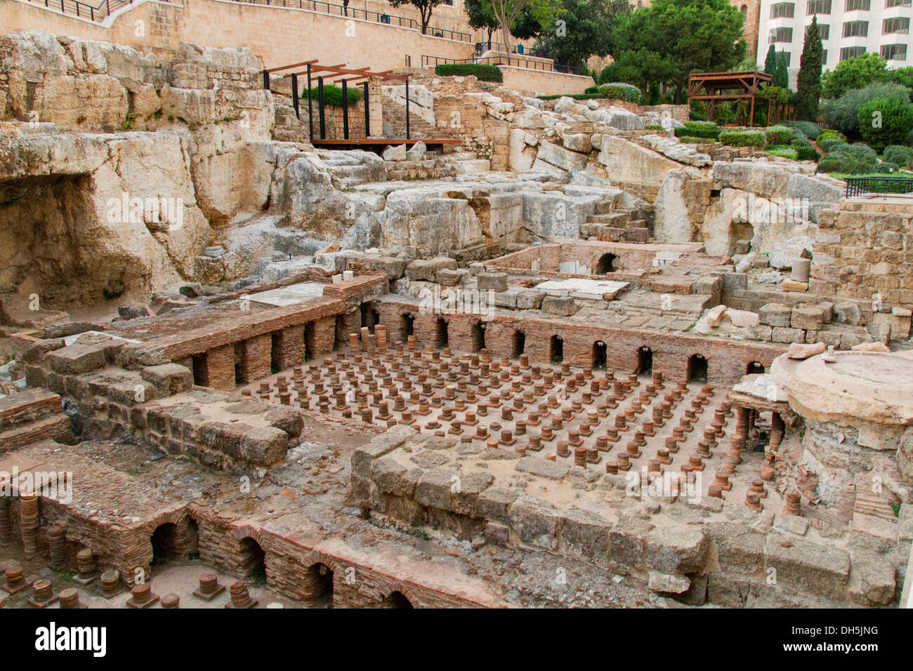 Le fondazioni delle terme romane, scavo archeologico sito, Beirut, Libano Foto Stock