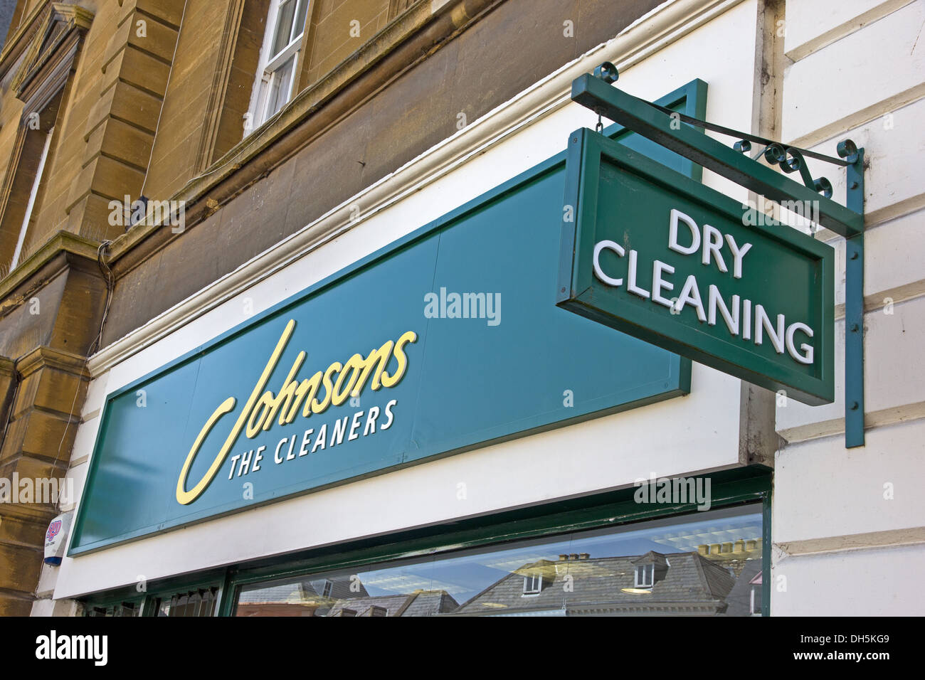 Segno su Johnsons i pulitori shop Foto Stock