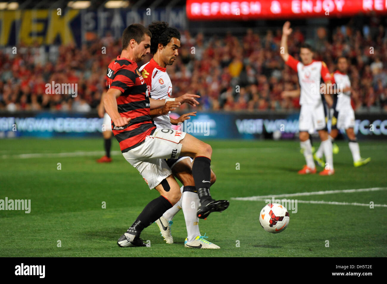 Sydney, Australia. 01 Nov, 2013. Due gol hero Wanderers Tomi in avanti Juric azione durante la Hyundai una partita del campionato tra Western Sydney Wanderers FC e Adelaide United FC dalla Pirtek Stadium, Parramatta. Credito: Azione Sport Plus/Alamy Live News Foto Stock