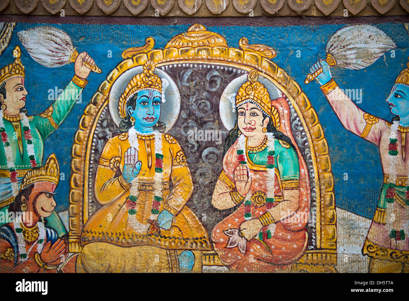 Il dio Shiva e la Dea Madre Ganga dipinto sul muro di una casa sulle rive del fiume Gange, Varanasi Foto Stock