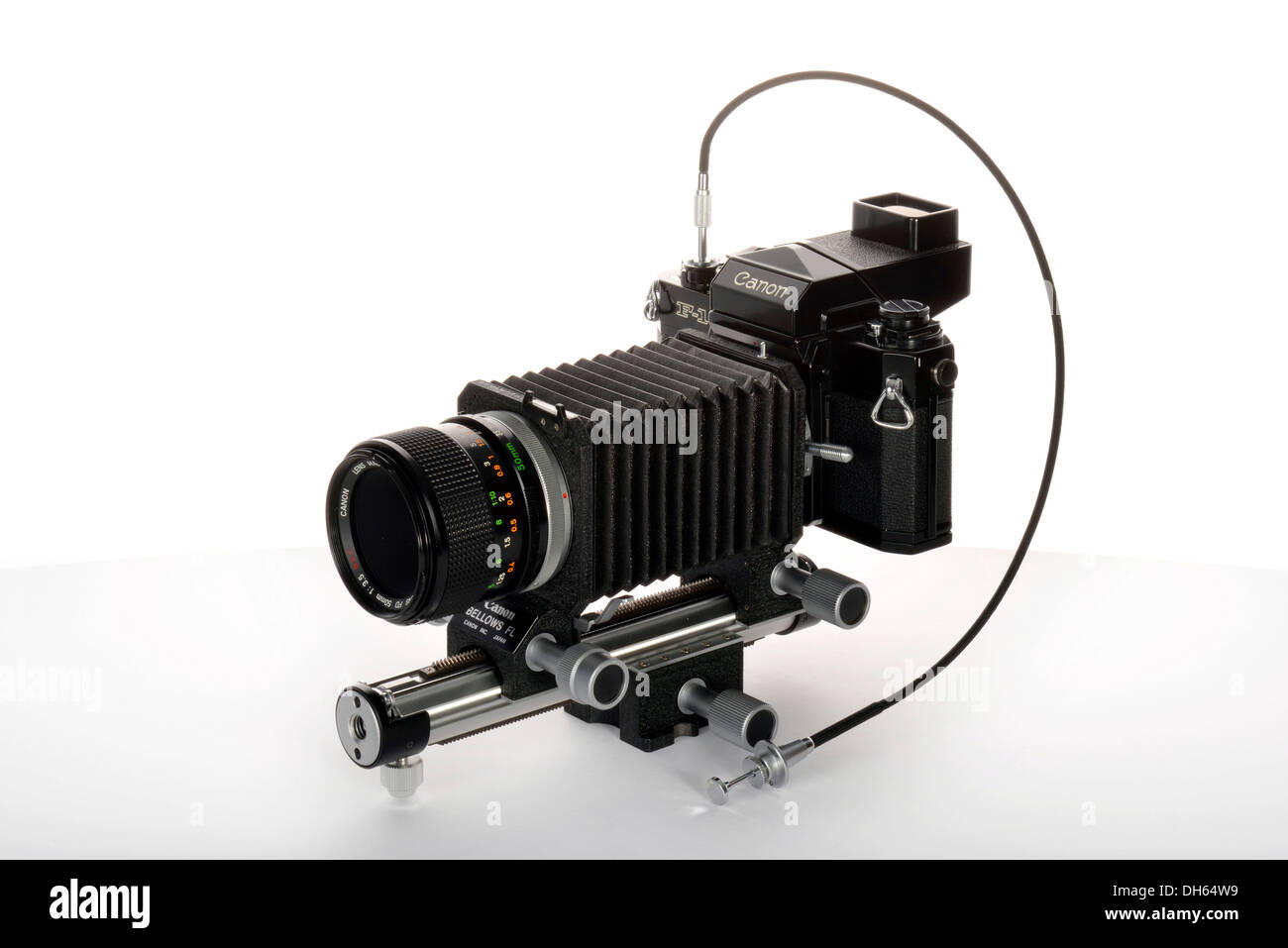 Canon F-1, modello da 1976, con soffietti FL con un 3.5 - 50mm lente FD, SSC, sport finder, rilascio a cavo, Germania Foto Stock