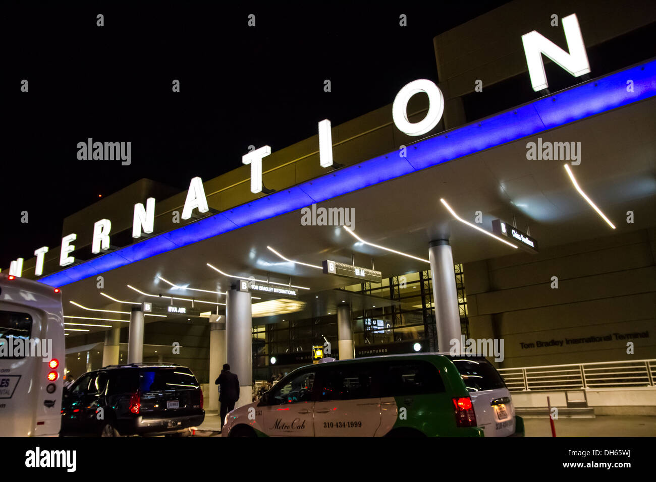 Il Tom Bradley International Terminal a LAX adiacente al Terminal 3 dove la massa ripresa avvenuta il 1 novembre 2013. Foto Stock