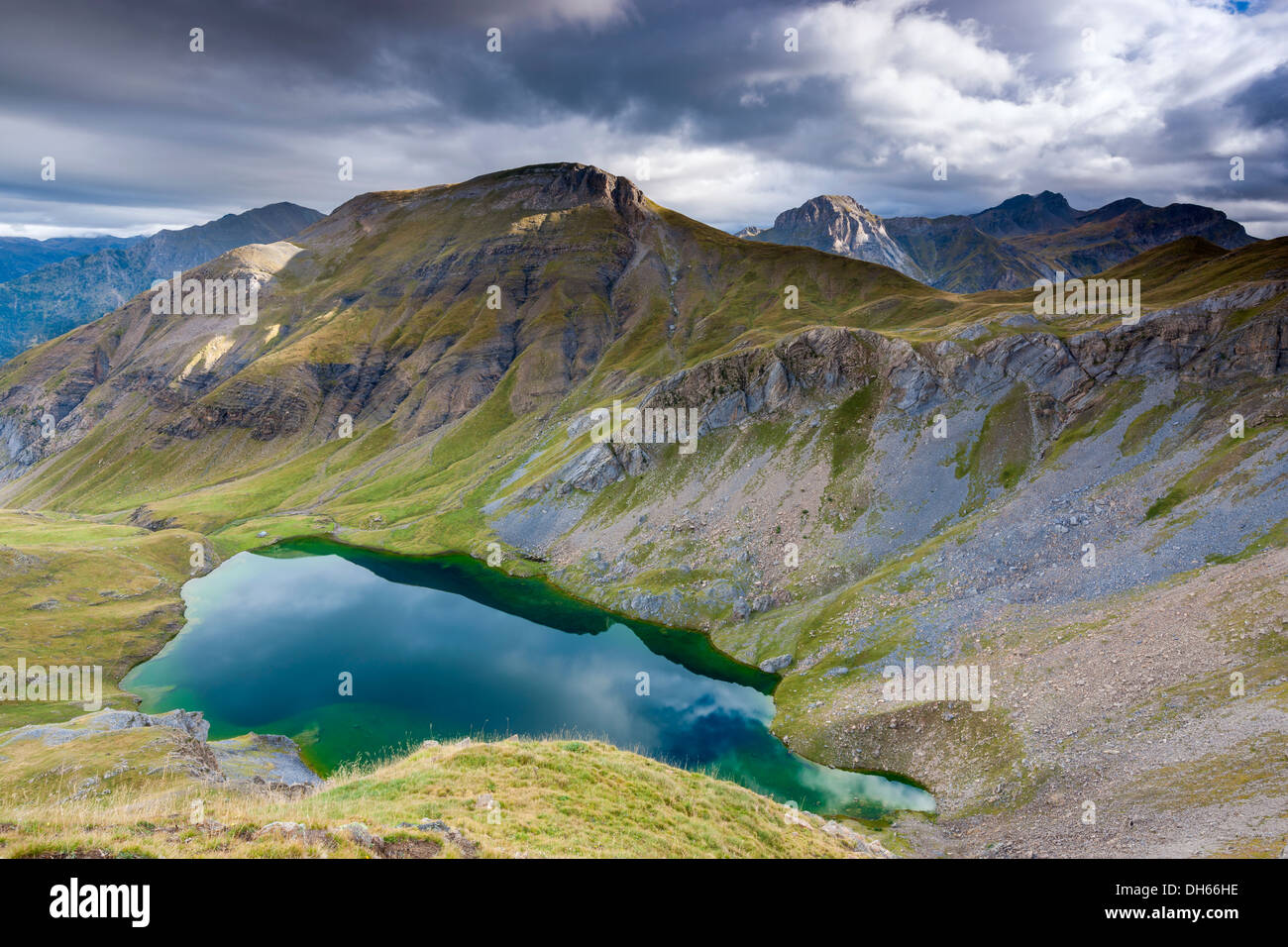 Ibon de Sabocos, Sierra de Tendeñera, Pirenei, provincia di Huesca, Aragona, Spagna, Europa. Foto Stock