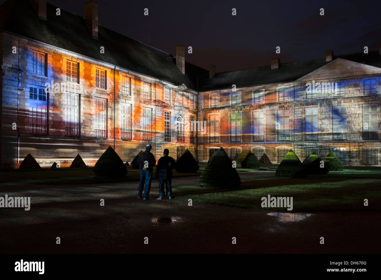 Il Musée des Beaux-Arts, il Museo delle Belle Arti, illuminato da aprile fino a Settembre durante la notte al tramonto, Chartres, Eure-et-Loir Foto Stock