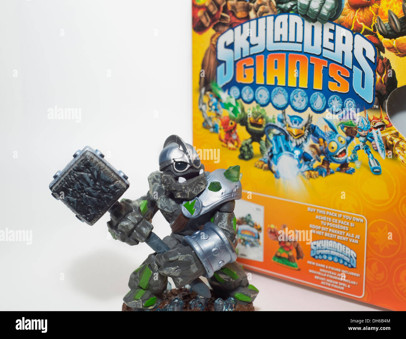 Skylanders Giants carattere figura Crusher con game box Foto Stock