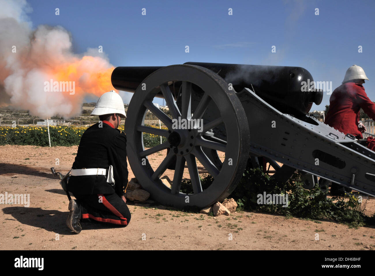 Malta, gioiello del Mediterraneo. pistola che spara al Vittoriano fortezza di artiglieria, Forte Rinella, Malta. Foto Stock