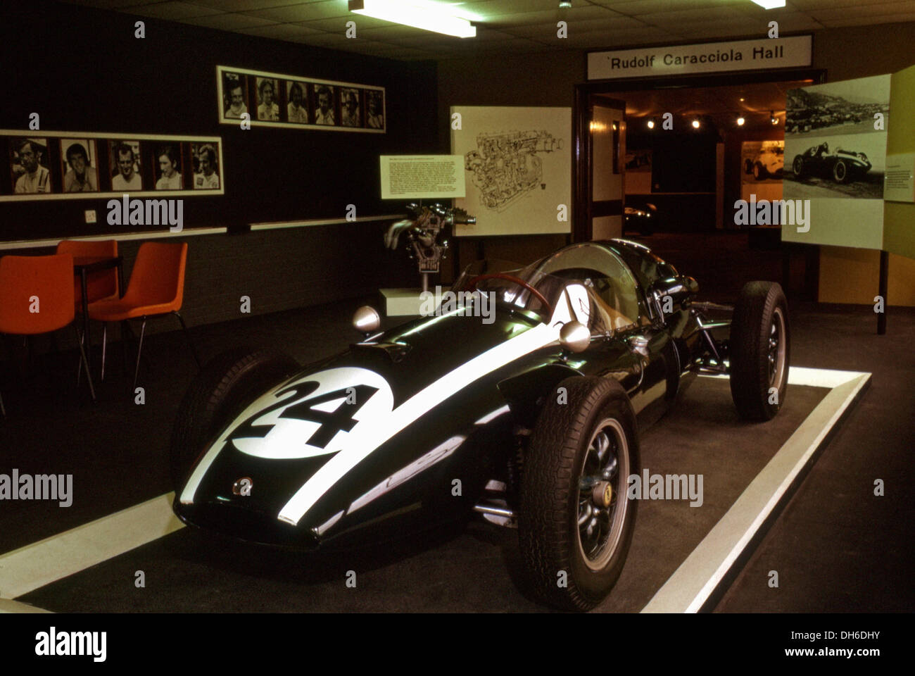 Cooper-Climax T51, Donington Park, Loop di Melbourne circa 1978 durante i test da Phil Hill per la circolazione su strada e per via magazine Australia. Foto Stock