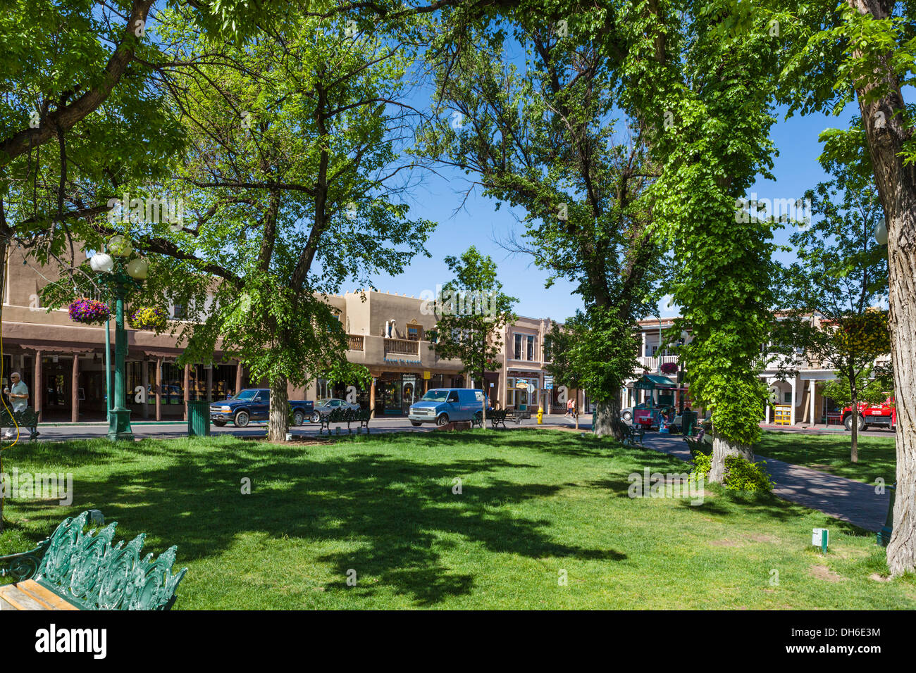 La storica di Santa Fe Plaza nel centro cittadino di Santa Fe, New Mexico, NEGLI STATI UNITI Foto Stock
