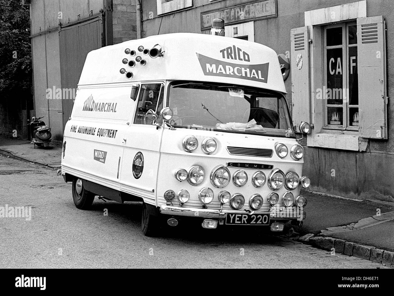 Commer Trico Marchal van di supporto a Le Mans 24ore di corsa, Francia 1963. Foto Stock