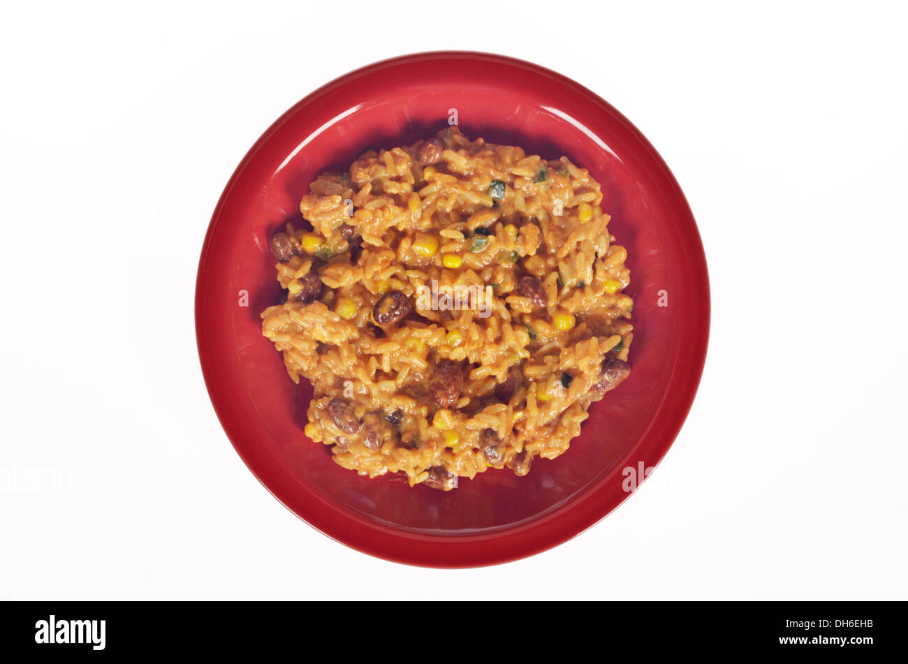 La piastra di cottura i fagioli rossi e riso con salsa al formaggio su sfondo bianco intaglio USA Foto Stock