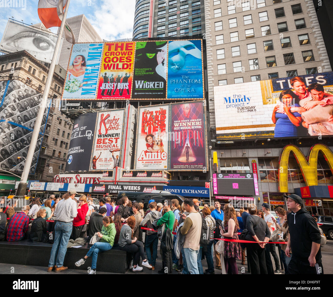 Pubblicità in Times Square a New York per i Teatri di Broadway e musical visto il Venerdì, 1 novembre 2013. (© Richard B. Levine) Foto Stock